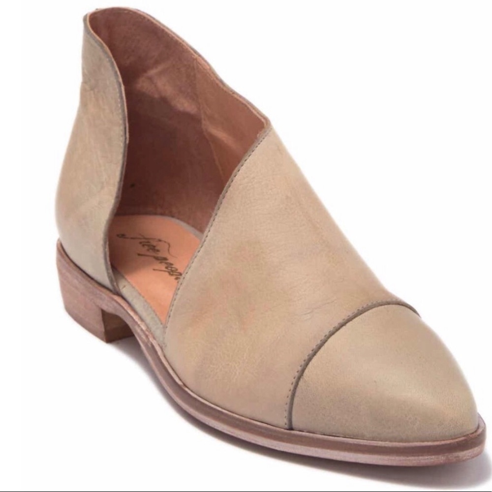 royale pointy toe flat